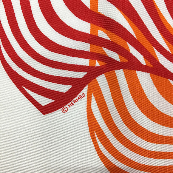 Authentic Carré Onde de Chic Silk Scarf - Picture 5 of 9